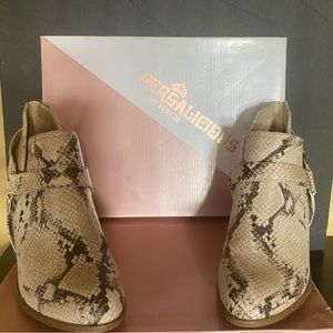 Fergalicious by Fergie booty snakeskin boots!